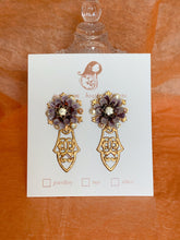Load image into Gallery viewer, Vintage collection - Purple Hued Heart  - Earrings
