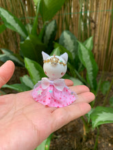 Load image into Gallery viewer, Wooden peg doll - Princess Meow
