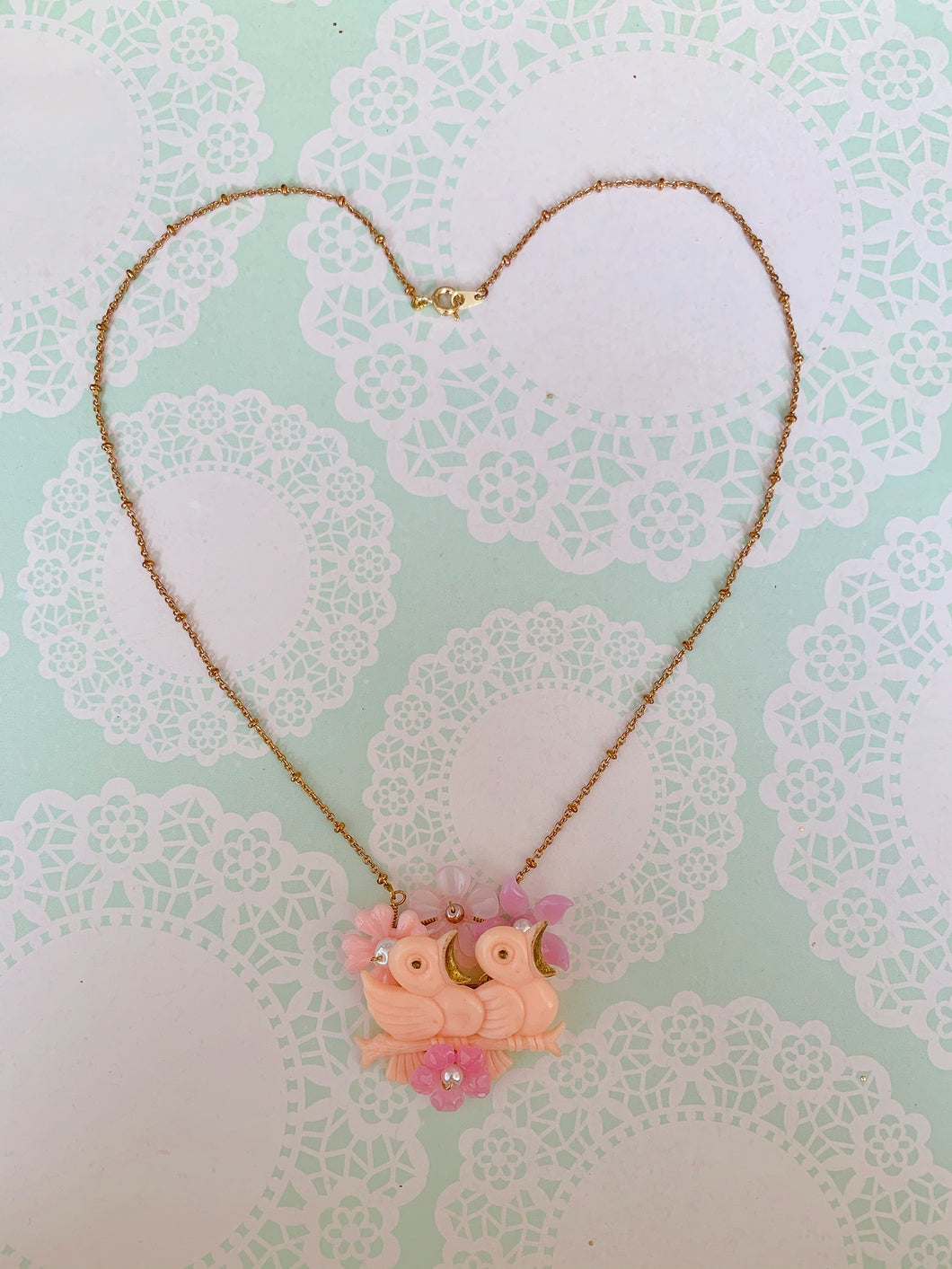 Vintage collection - Valentines Day  - Lovebirds singing - Necklace