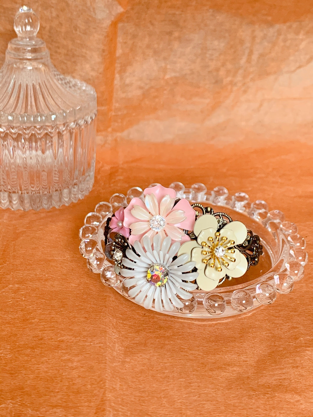 Vintage collection - Spring is here - vintage pink and white flowers - Adjustable bracelet