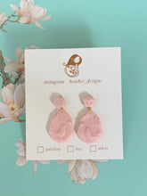 Load image into Gallery viewer, A little bit of love collection - Love birds - earrings

