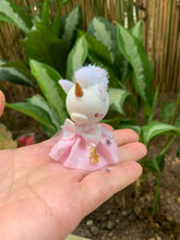 Load image into Gallery viewer, Wooden peg doll - Princess Uni
