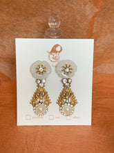 Load image into Gallery viewer, Vintage collection - Love Takes Flight  - Earrings
